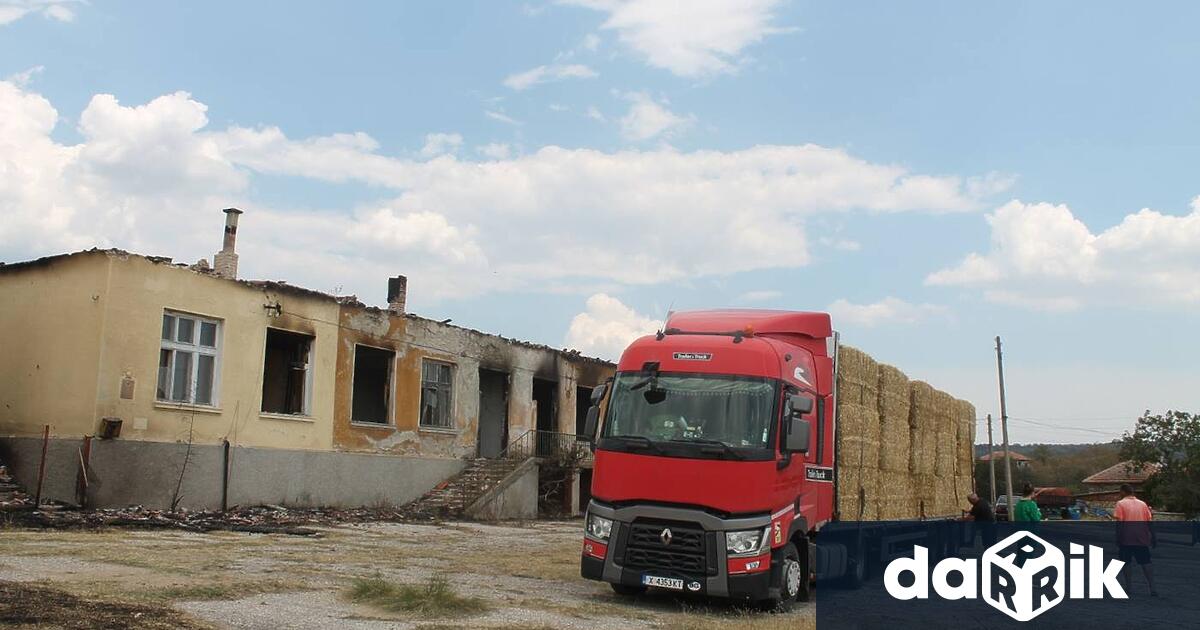 Първите 11 тона слама за храна на селскостопанските животни засегнати