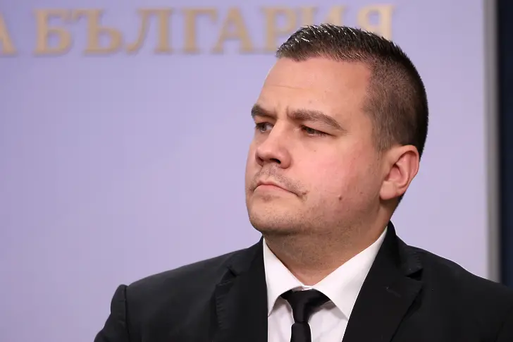 Балабанов: „Демократична България“ е заложник на болните амбиции на Кирил Петков