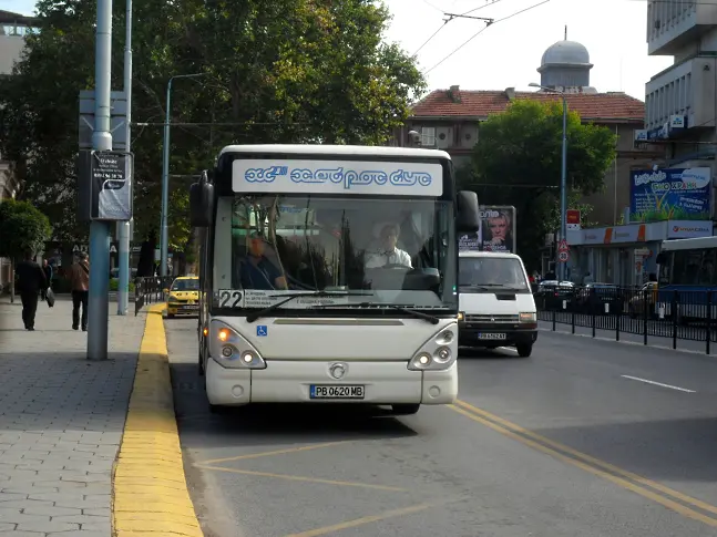 ПП-ДБ с остра критика срещу изпадането на разписанията на автобусите в Пловдив от Google Maps: „Кой е отговорен?“