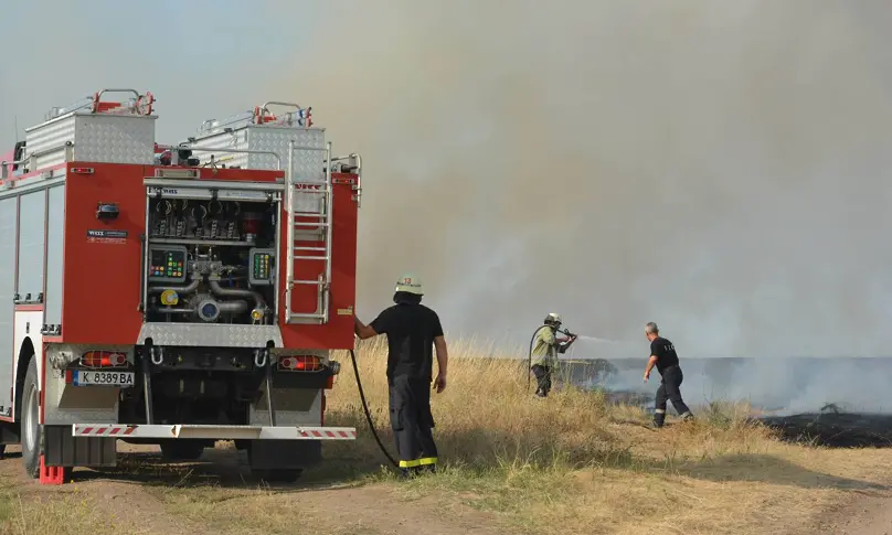 Локализираха пожарите в област Хасково