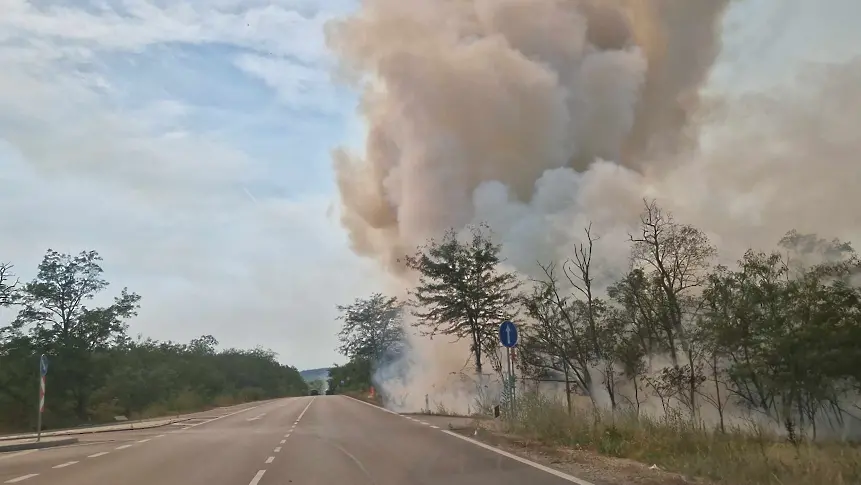 Възобнови се пожар край Варна