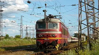 Бързият влак от Бургас закъсня 85 минути преди да е тръгнал 
