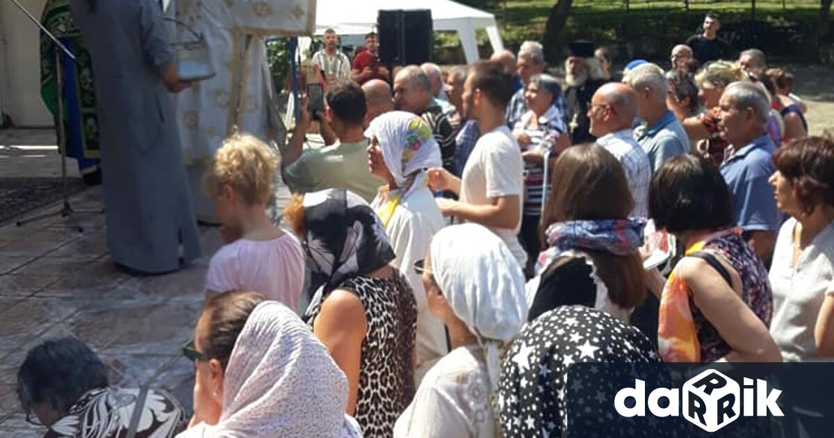 Днешният църковен празник се свързва с народната почит към светицата