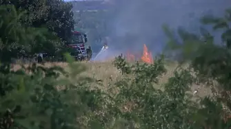 Спешно търсят доброволци за големия пожар в Пловдивско