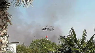 Гасят с хеликоптер пожар в пловдивско село
