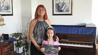 6-годишната пианистка Виктория Дунчовска с втора награда и сребърен медал от международен клавирен конкурс в Италия