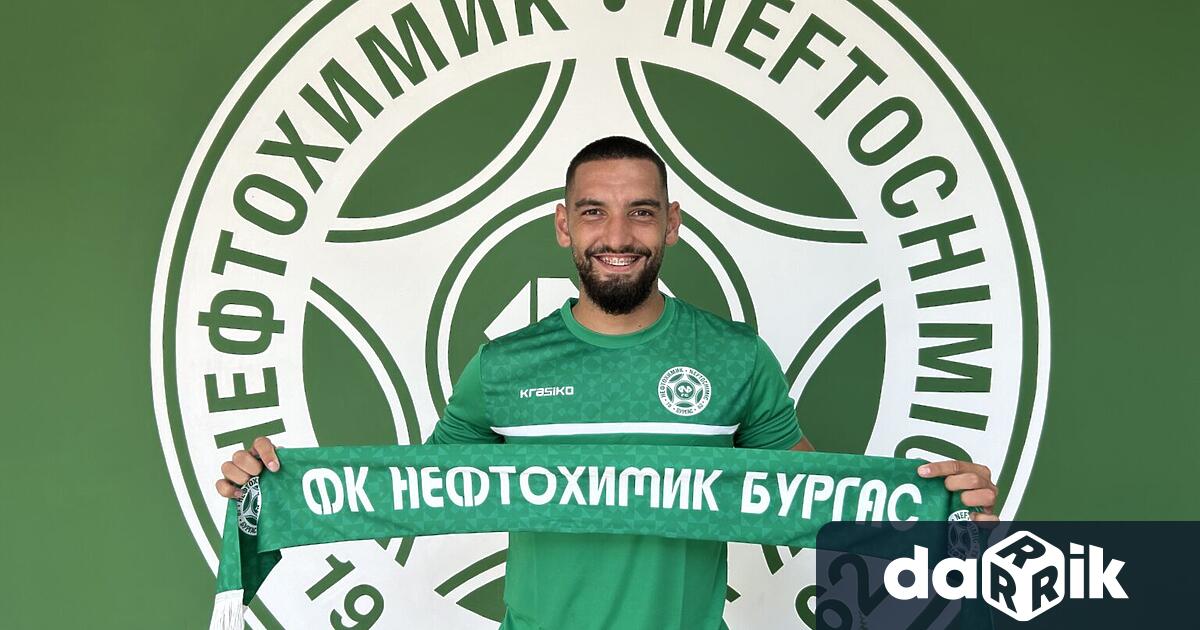 Игралият в младежката Шампионска лига Венцислав Славов е третото ново