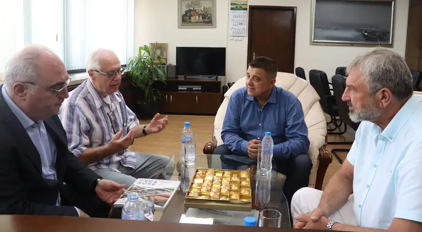 Драгомир Драганов и Димитър Недев обсъдиха с посланика на Армения сътрудничество в сферата на културата и бизнеса
