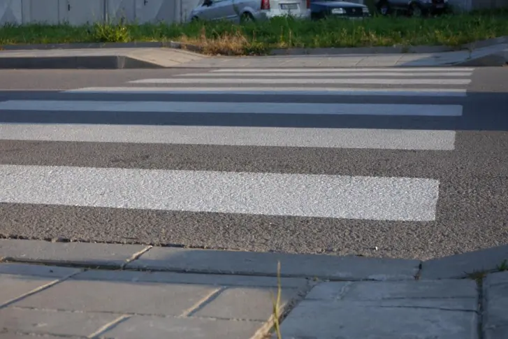 Продължава изграждането на пешеходни пътеки, на видеонаблюдение и укрепването на свлачища в Сливенско 