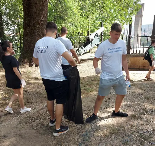 Ученици стартираха кампания "Деца и младежи за по-чист Плевен" 