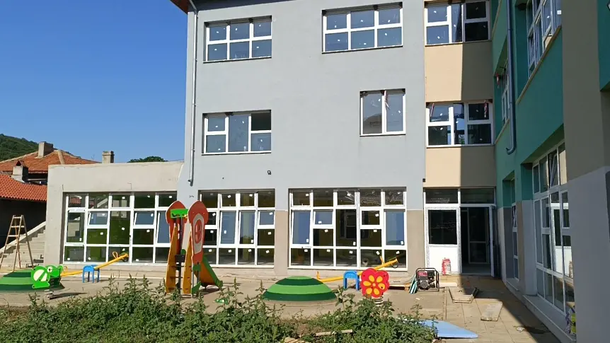 Завършват новата детска градина в Сотиря до септември