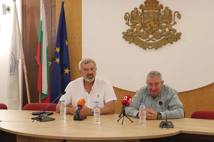 Евродепутатът Илия Лазаров избра Русе за откриване на единствения си информационен център извън столицата