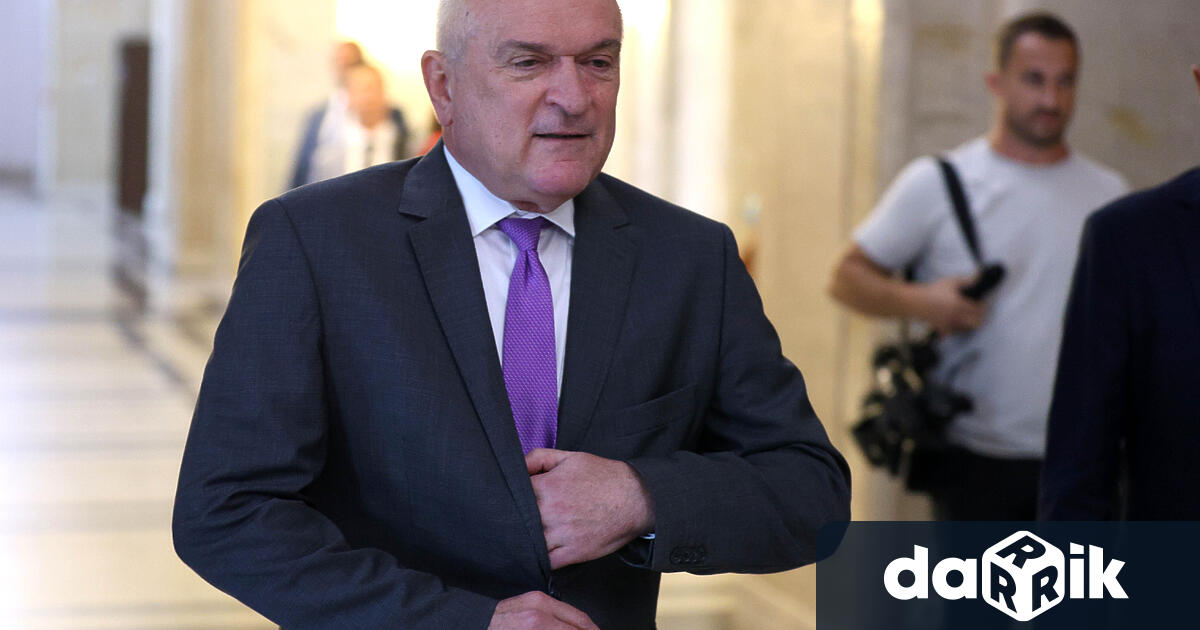 Сериозна остава обстановката с пожарите у нас Това заяви премиерът