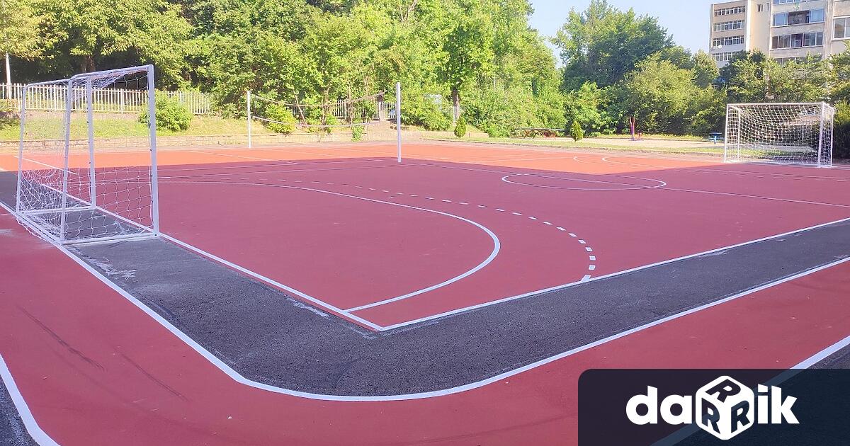 Основно училище Христо Ботев ще провежда занятията си по физическо