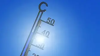 Жълт код за опасно високи температури в 25 области на страната