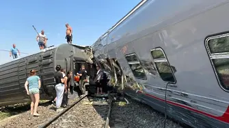 Най-малко 140 души са били ранени при влакова катастрофа в Русия