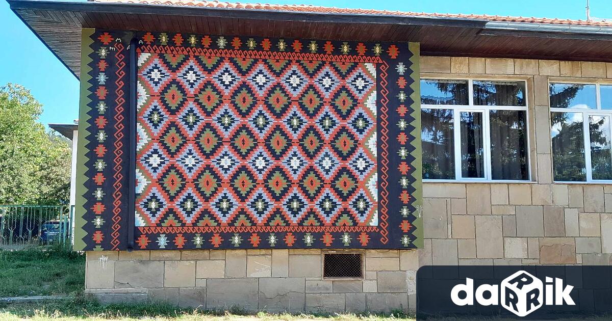 С три напълно нови стенописи се сдоби град Котел тези