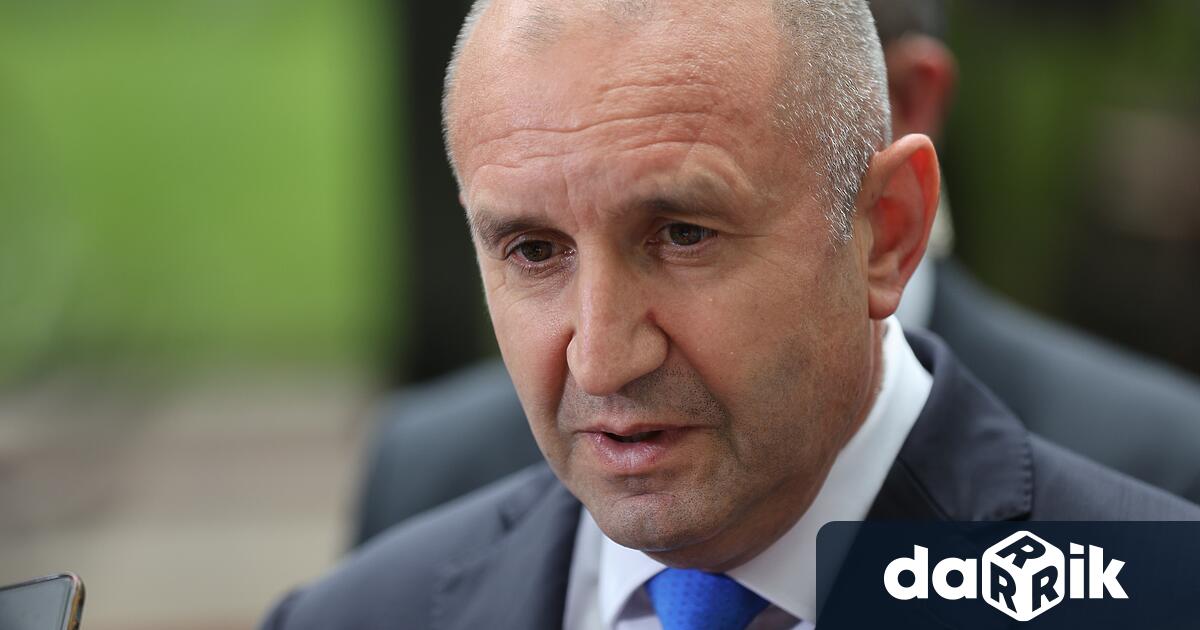 Държавният глава РуменРадев продължава разговорите с потенциалните кандидати за служебен