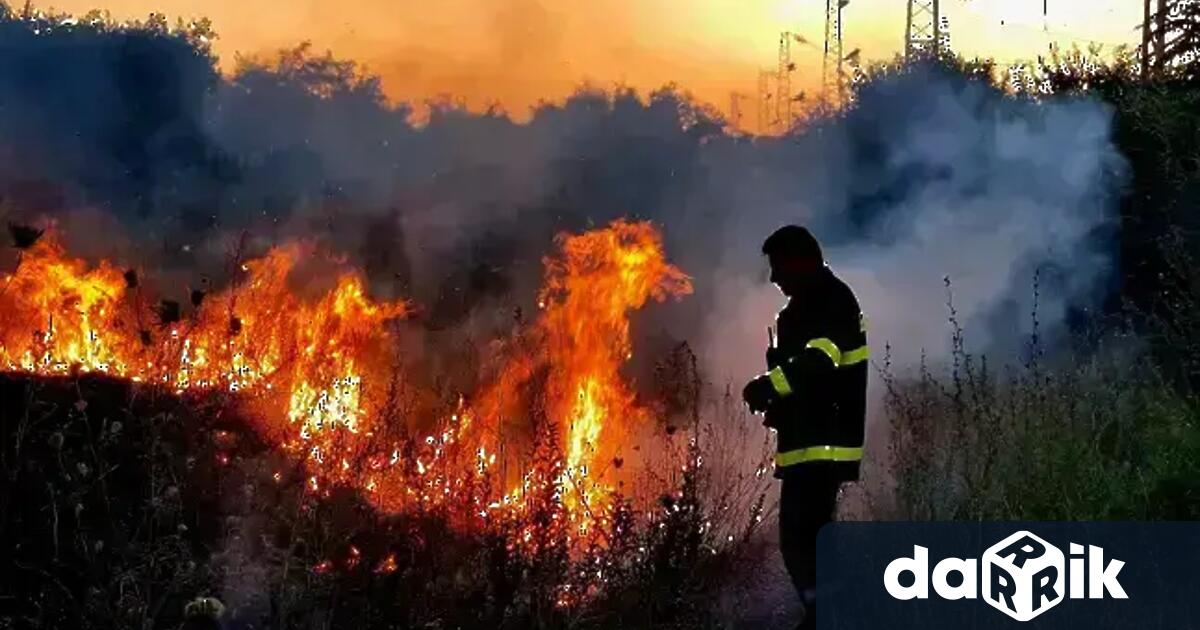 Огнеборците са гасили 214 пожара на различни места в страната