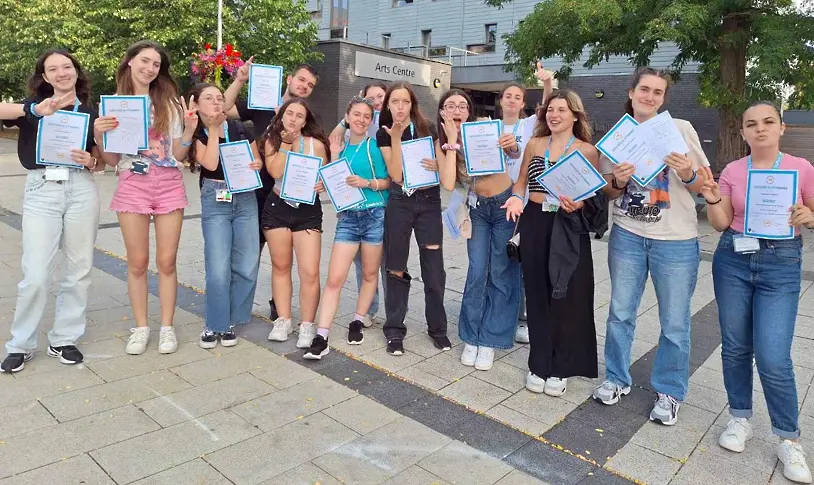 10 от Езиковата гимназия в Хасково със сертификат от Brunel 2024 