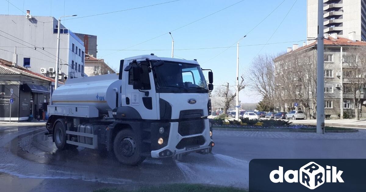 Изпълнението е възложено на ОП Паркстрой и се извършва със