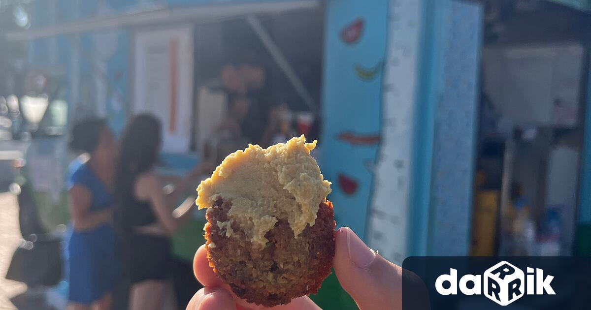 Специален камион в който ястията от кампанията Храна за размисъл