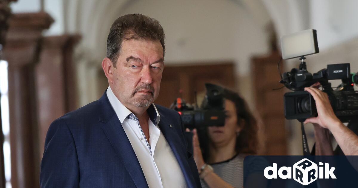 Атаката срещу Румен Гайтански идва от Делян Пеевски а целта