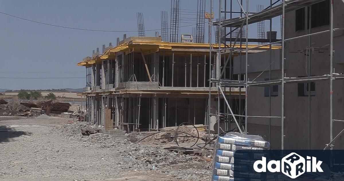 Мъж загина на място след като бе поразен от токов