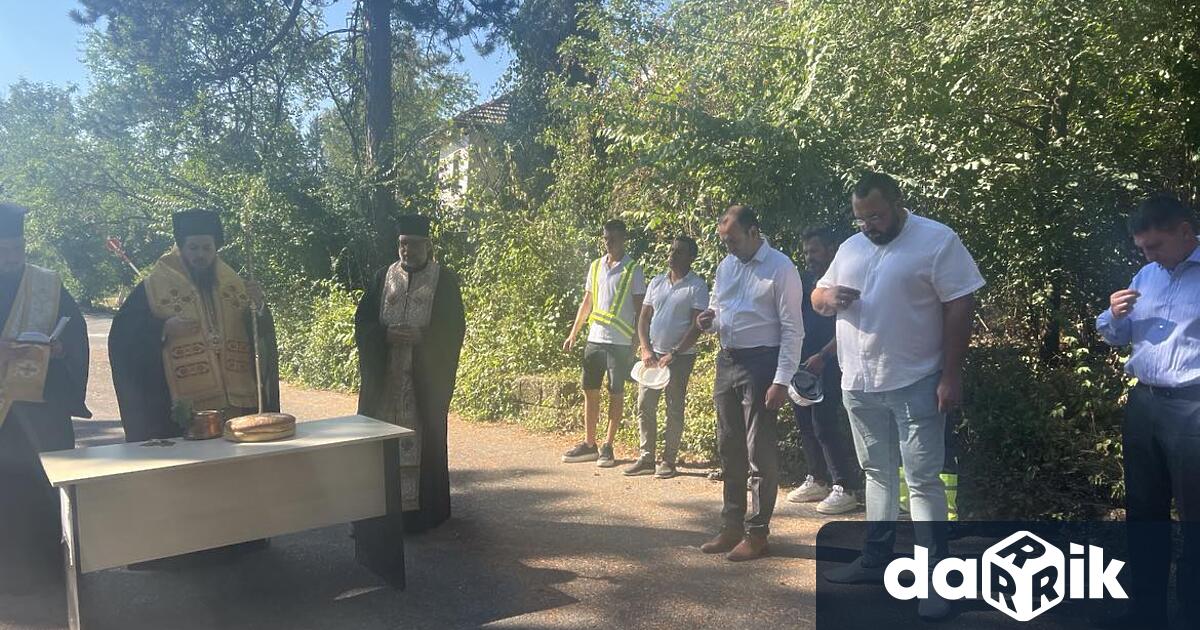 Кметът инж Огнян Атанасов направи символична първа копка на проекта