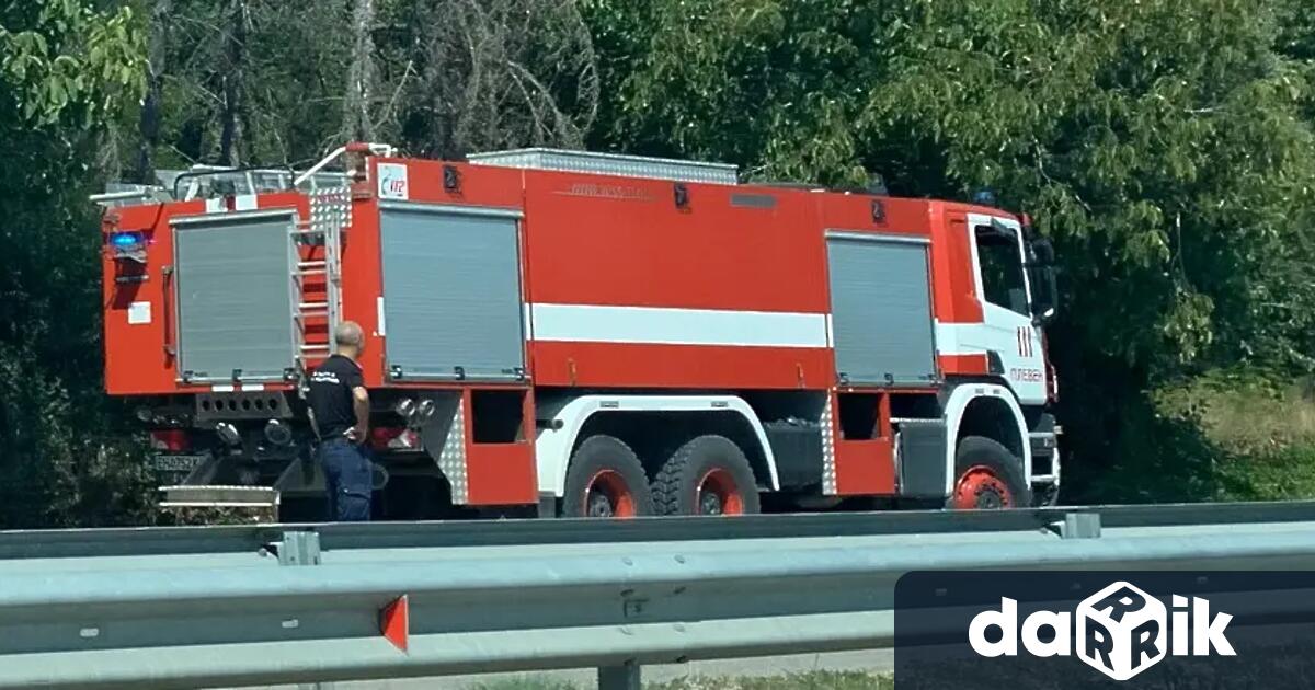 Повече от три часа екипи на пожарната от Созопол Бургас