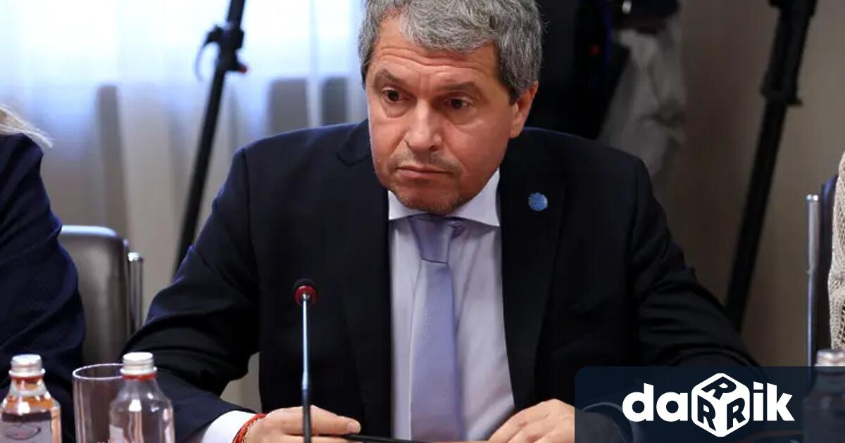 ГЕРБ си има партийно правителство и иска то да си