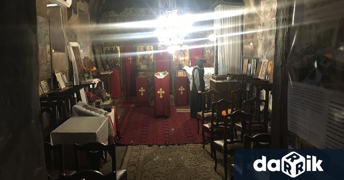 Преподобни Пимен се родил в Египет около 340 г Той