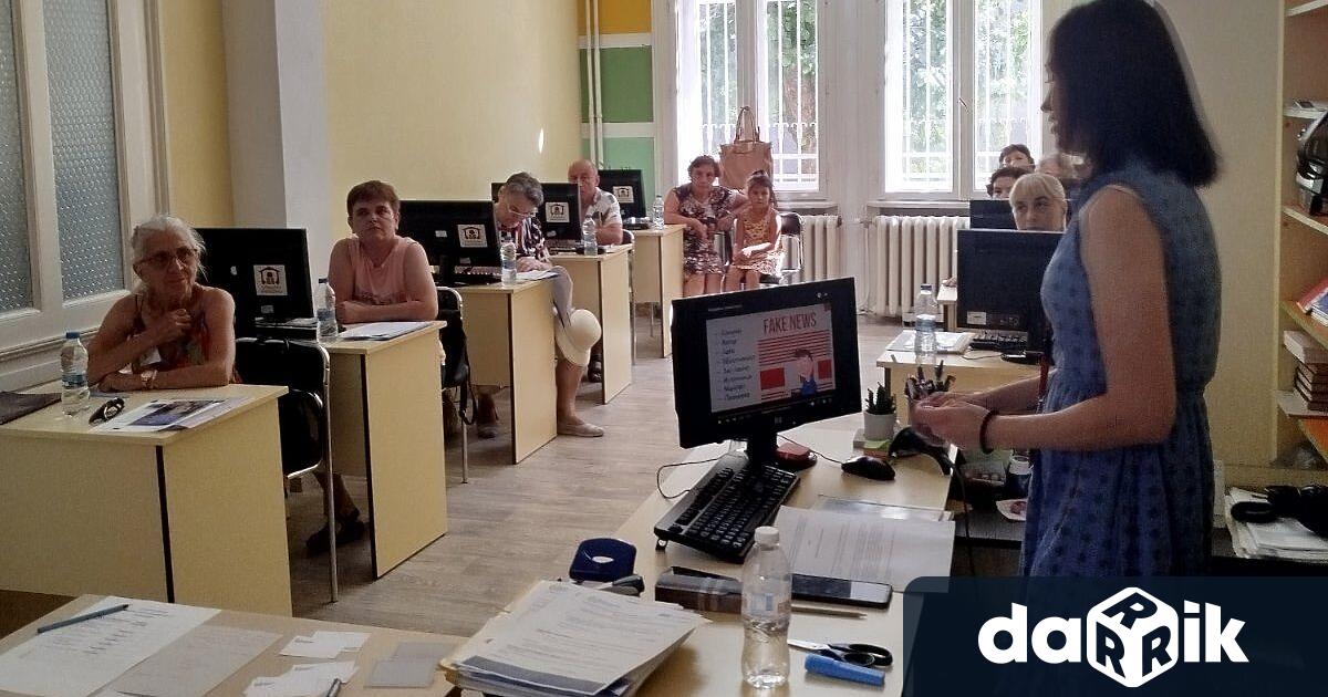 Стартира обучението Медийна и дигитална грамотност 55 в Регионална библиотека