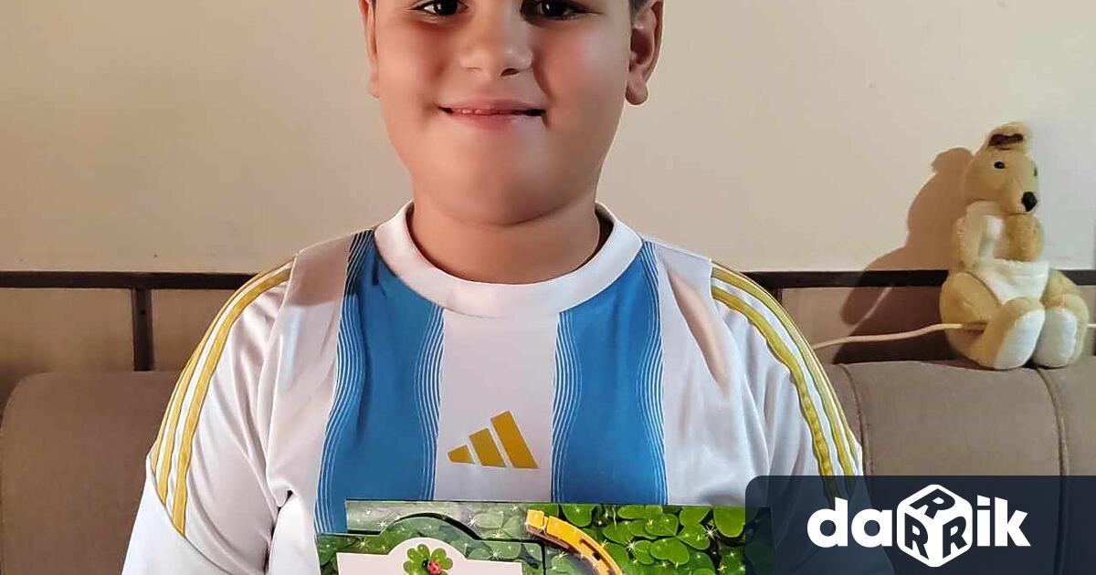 На 22 риавгуст Пламен Пенчев ученик от първи класв СУ Крум