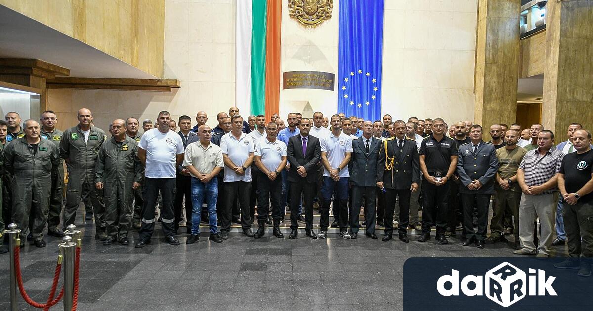 На официална церемония министърът на вътрешните работи връчи награди на