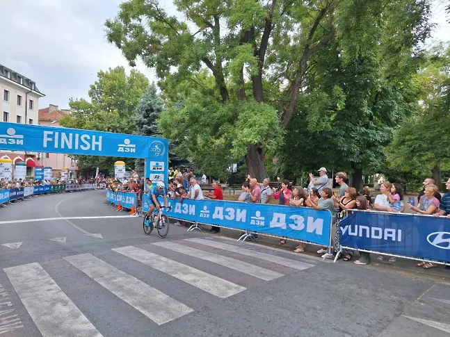 Чехът Якуб Отруба спечели убедително четвъртия етап от Обиколката на България и финишира в Сливен с преднина от 2 минути