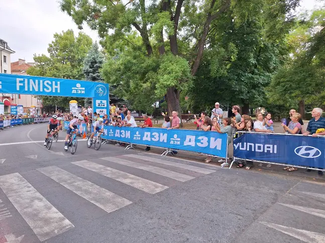 Чехът Якуб Отруба спечели убедително четвъртия етап от Обиколката на България и финишира в Сливен с преднина от 2 минути