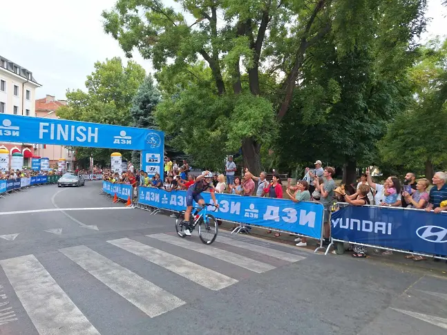 Чехът Якуб  Отруба спечели убедително четвъртия етап от Обиколката на България и финишира в Сливен с преднина от 2 минути