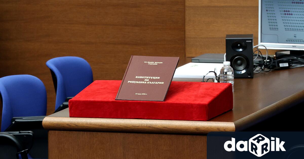 Старият но обновен служебен кабинет на Димитър Главчевположи клетва в