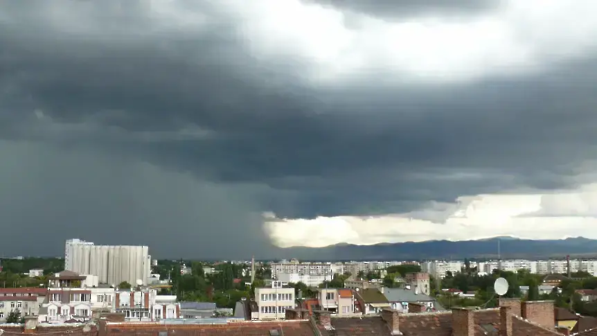  И в идващите дни не са изключени местни интензивни превалявания 