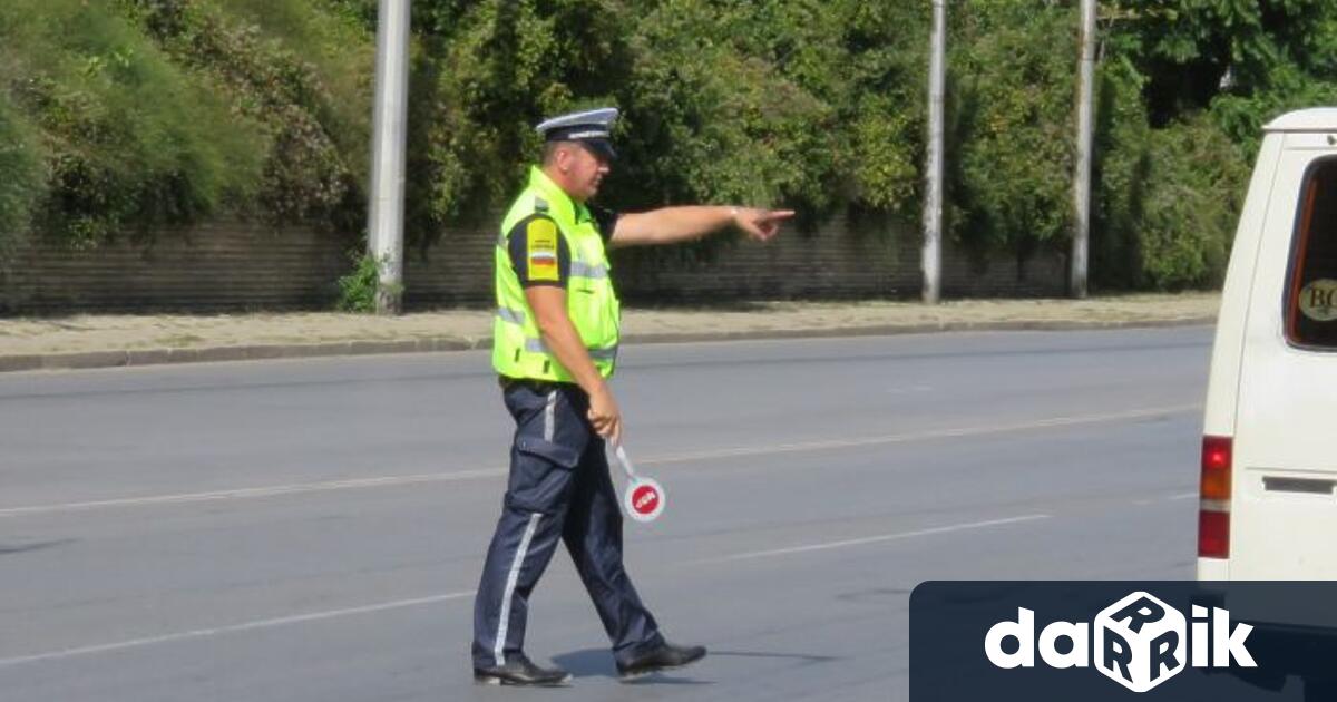 Неправоспособен водач е хванат повторно да управлява МПС съобщиха от