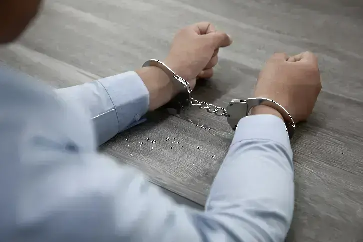 Търсен в родината му руски измамник е задържан във Варна