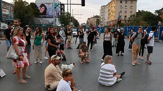 Софиянци протестират срещу изсичането на дървета по „Опълченска“ (СНИМКИ)