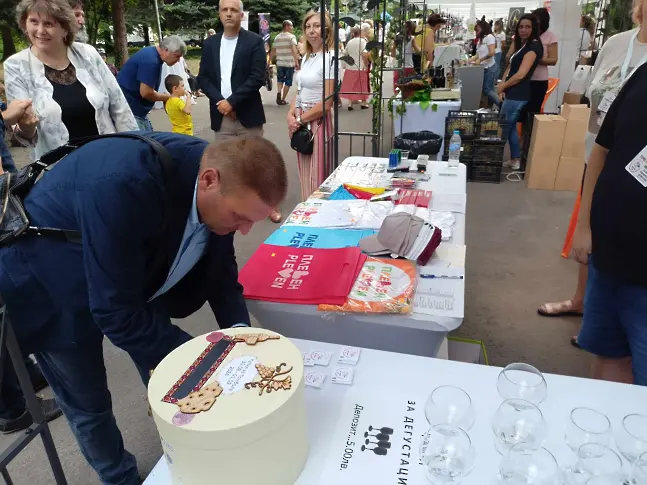 Над 15 000 посетители станаха част от фестивала на виното и фермерските деликатеси в Плевен