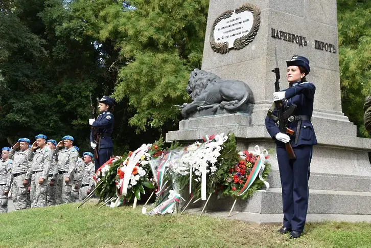 С тържествен ритуал и концерти Плевен чества 139 години от Съединението