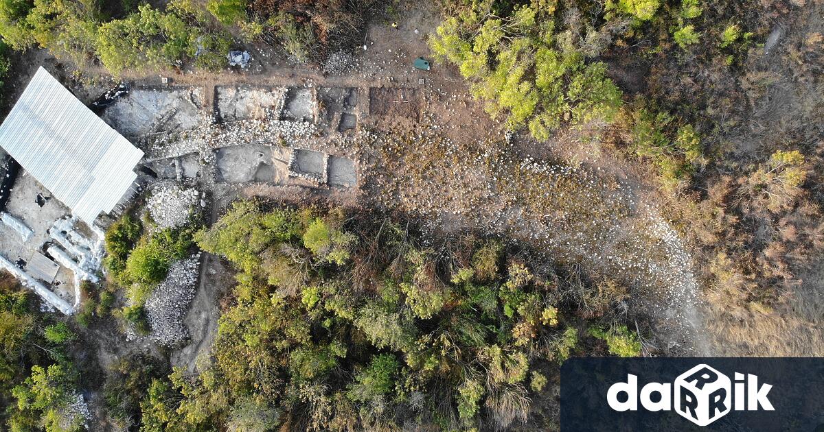 Златна монета перпера на никейския император Йоан ІІІ Дука Ватаци