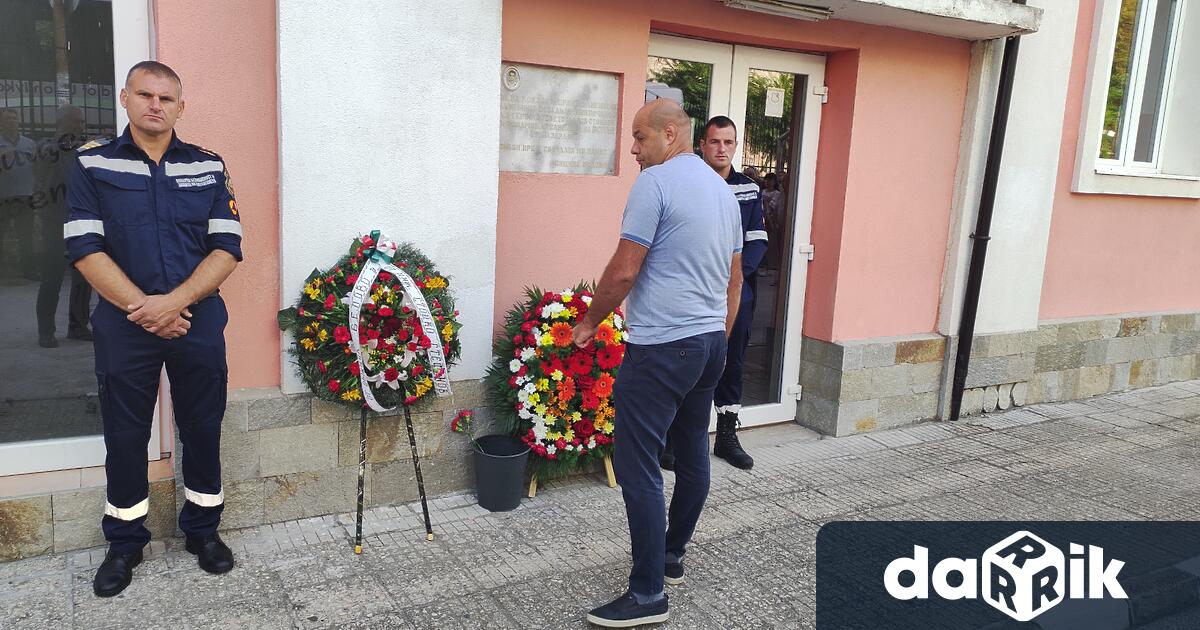 За поредна година огнеборци представители на местната власт доброволци и