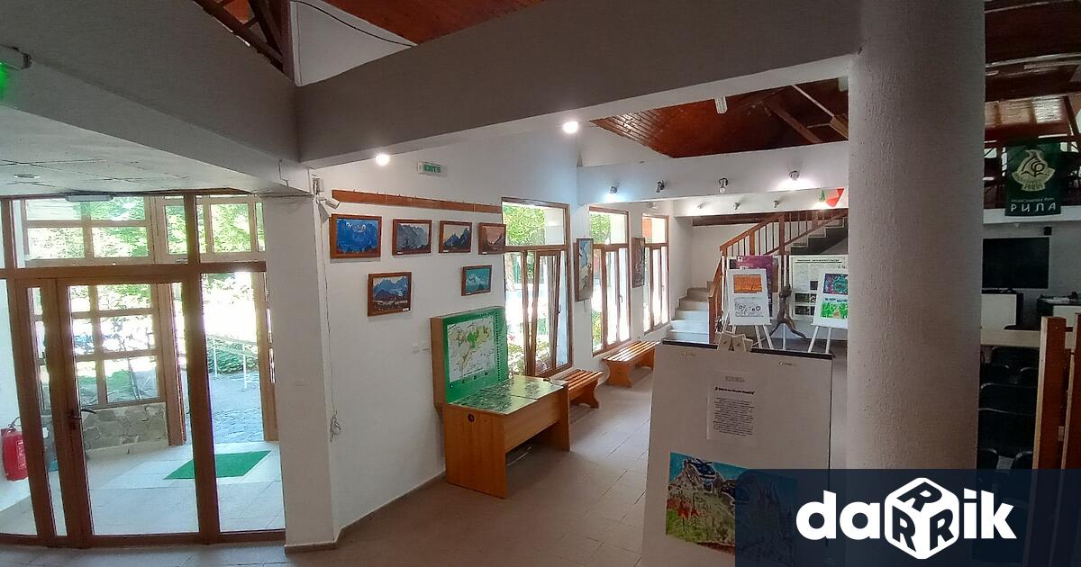 Изложбата от детски рисунки посветена на професионалния Празник на българските