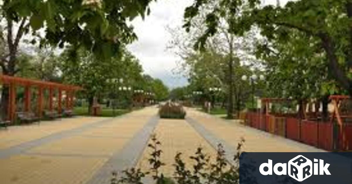 Обновяване на амортизираните съоръжения на детските площадки в парк Юнак