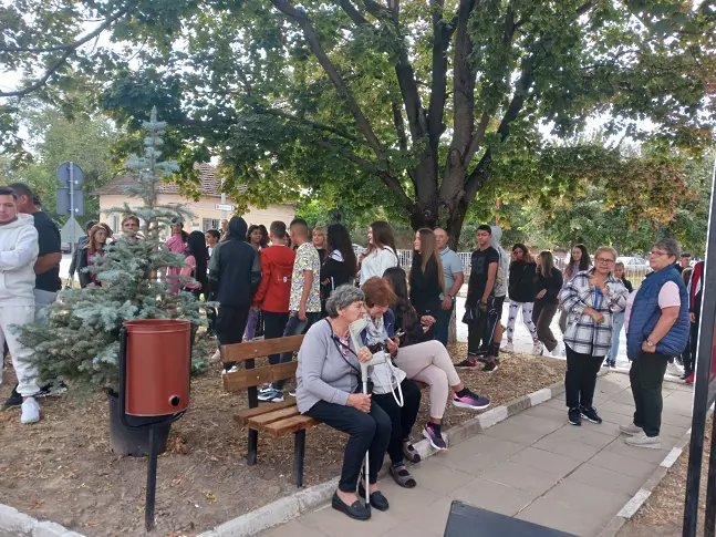 Алея ще напомня за един от най-обичаните ръководители на Гулянци – Веска Радулова